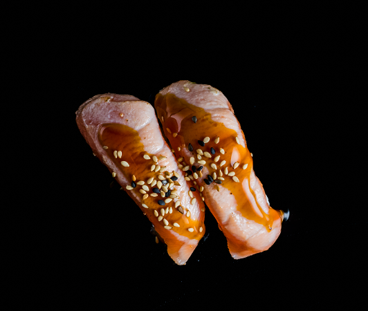 Flambe zalm nigiri