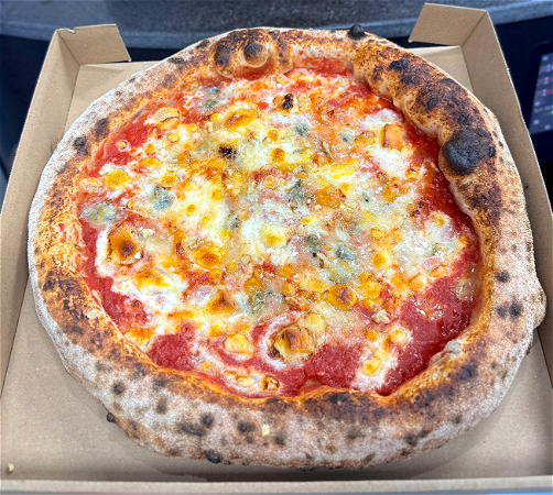 Quattro formaggi rosso