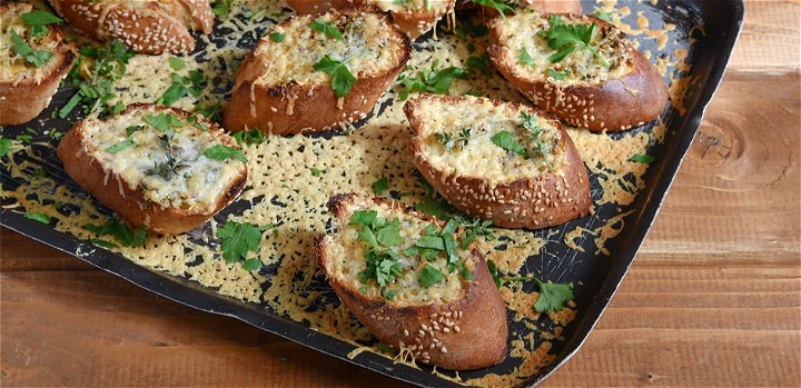 Garlic Bread (Skordo-psomo)