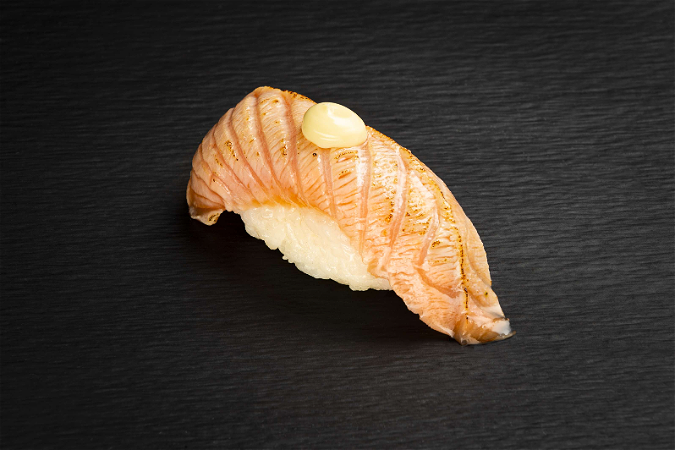 Flamed Sake nigiri