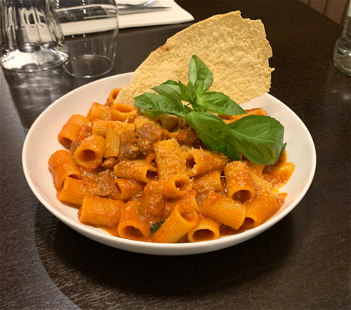 Specialiteit: Rigatoni al ragù di cinghiale