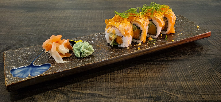 Double Salmon Roll (NEW)