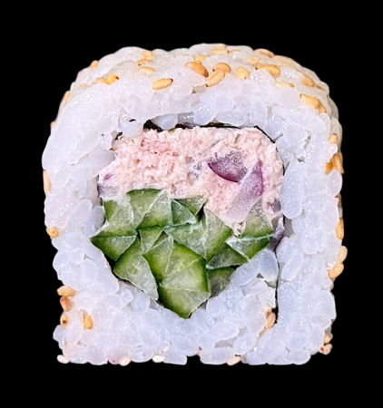 Uramaki tuna salade