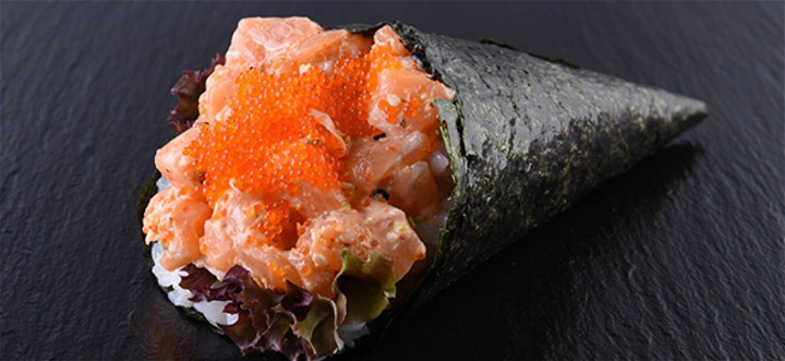 Spicy Salmon Temaki