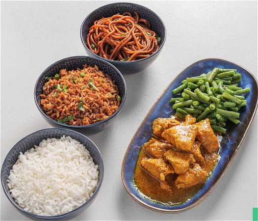 Witte rijst met kerrie kip