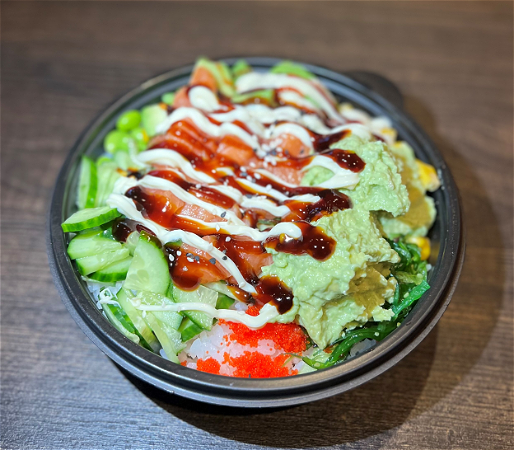 Smashed avocado & salmon bowl