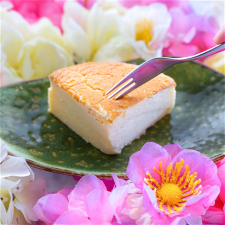 Original Japanese cheesecake (slice)