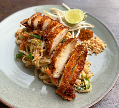 Pad Thai noodles - Crispy Chicken
