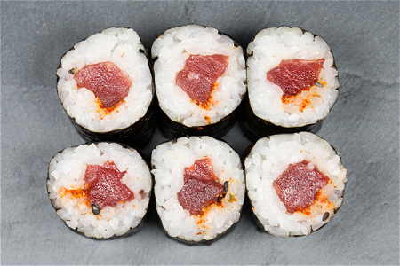 Spicy tekka maki (3 stuks)