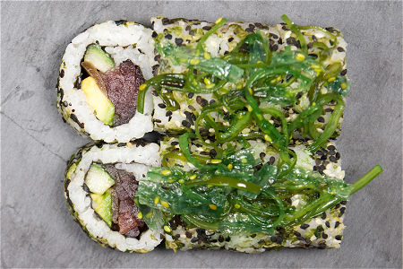 Maguro salad roll (4 stuks)