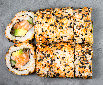 Spicy ocean roll (4 stuks)
