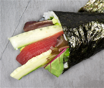 Maguro temaki