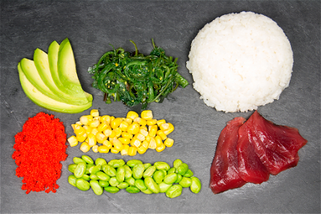 Tuna poké bowl