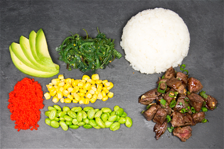 Beef poké bowl