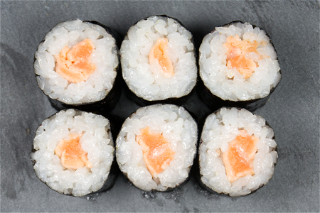 Flamed sake maki (3 stuks)