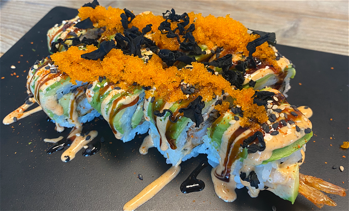 Avocado Dragon Tiger roll (4 stuks)