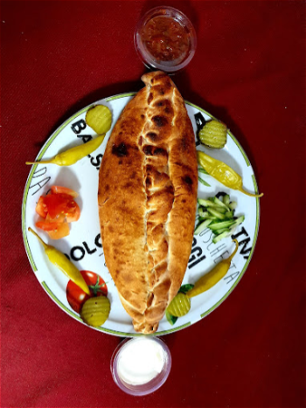 Pizza calzone salami