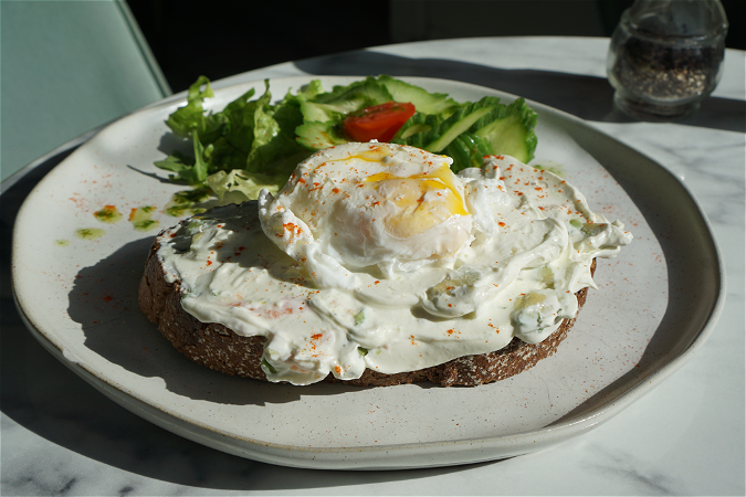 Zalm Toast met gepocheerd ei