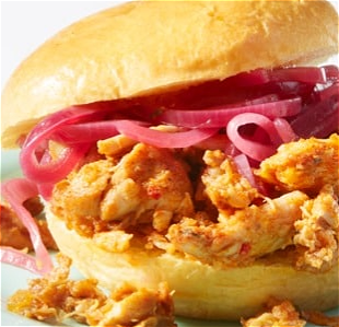 BROODJE PULLED CHICKEN 
