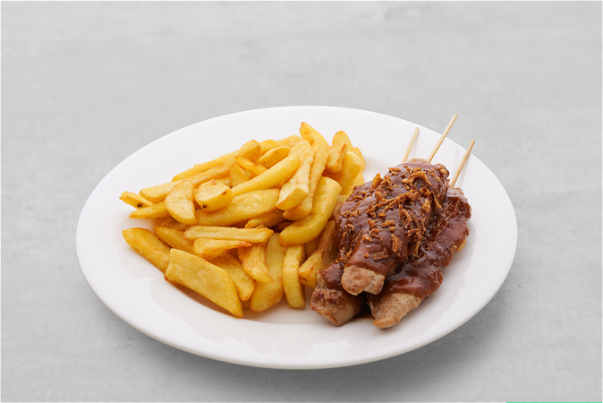 Kipsatéschotel met Vlaamse friet