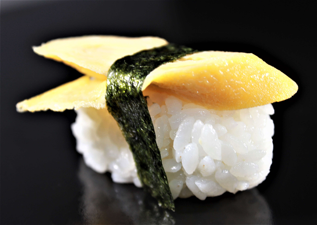 Tamago nigiri