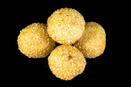 sesame balls 4(stuks)