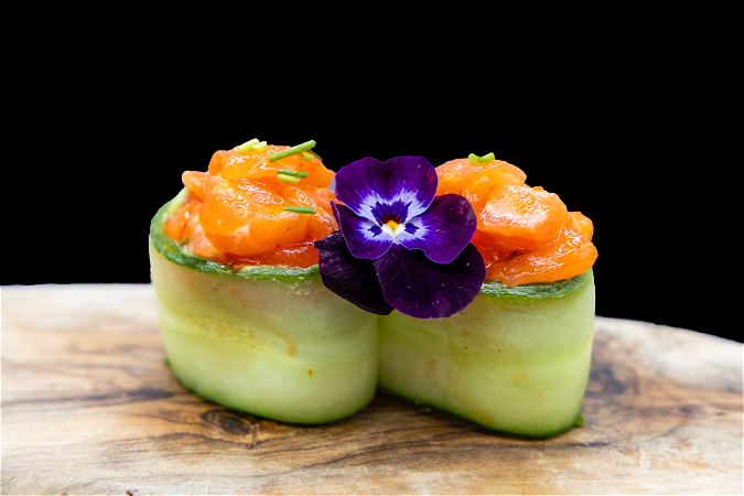 Zalm Komkommer gunkan 2 stk.