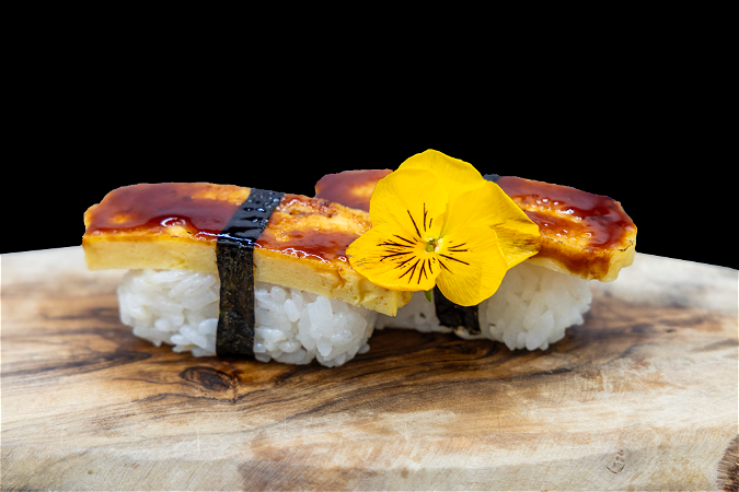 Flamed tamago nigiri 2 stk.
