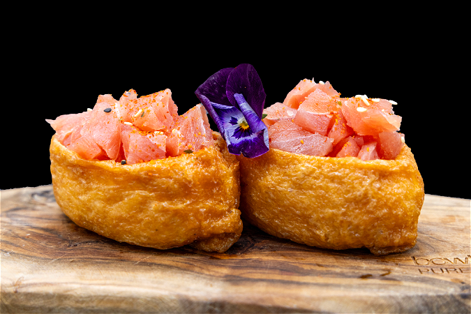 Spicy Tonijn inari 2 stk.