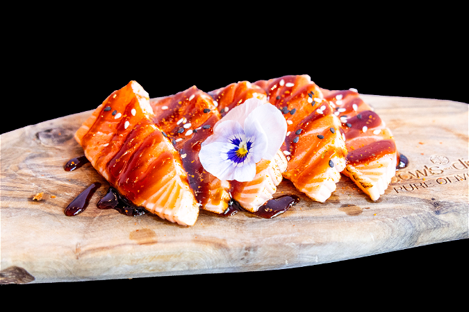 Flamed Sashimi Salmon