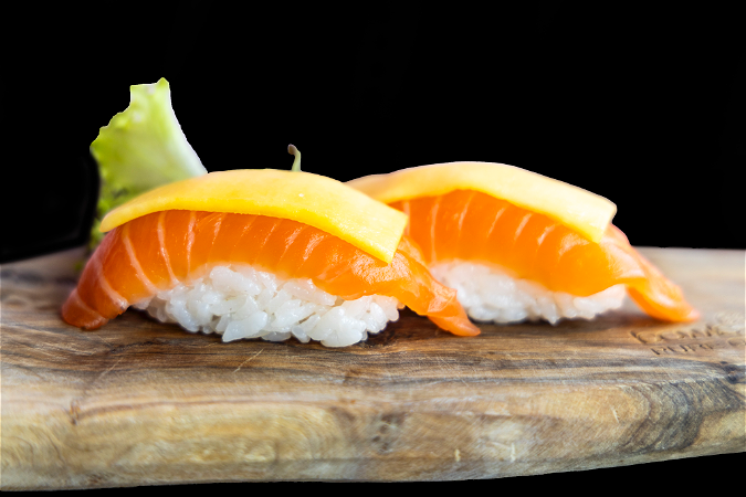 Zalm Mango Nigiri 2 stk.