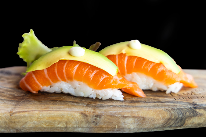 Zalm Avocado nigiri 2 stk.