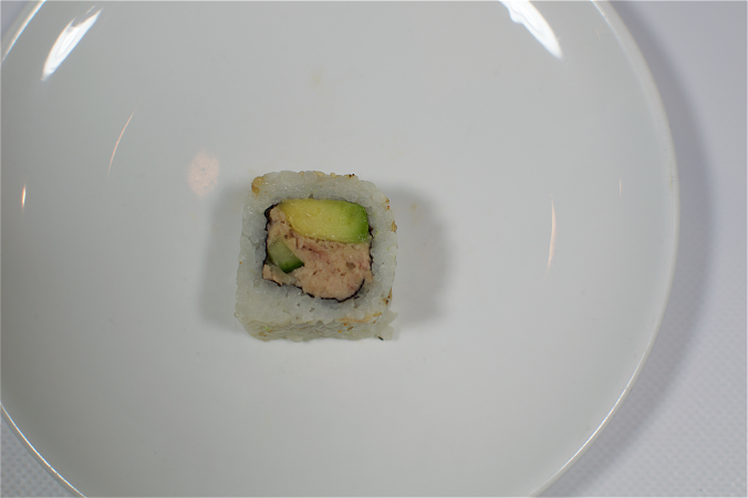 Avocado tuna uramaki