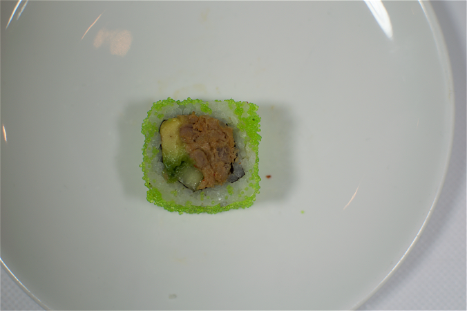Wasabi tuna uramaki