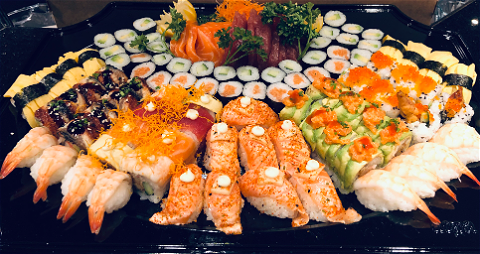 Sushi & Sashimi Deluxe ( 4-6 personen)