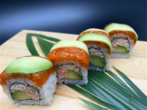 Salmon avocado maki 4st