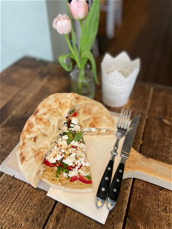Flatbread hummus