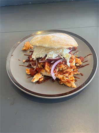 Broodje Pulled Chicken