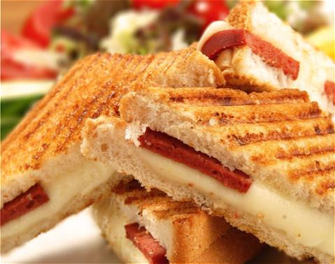 4. Karışık tost