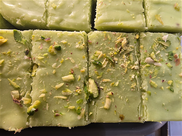 Pistache barfi