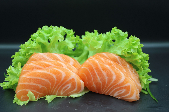 Salmon sashimi (6 pcs)