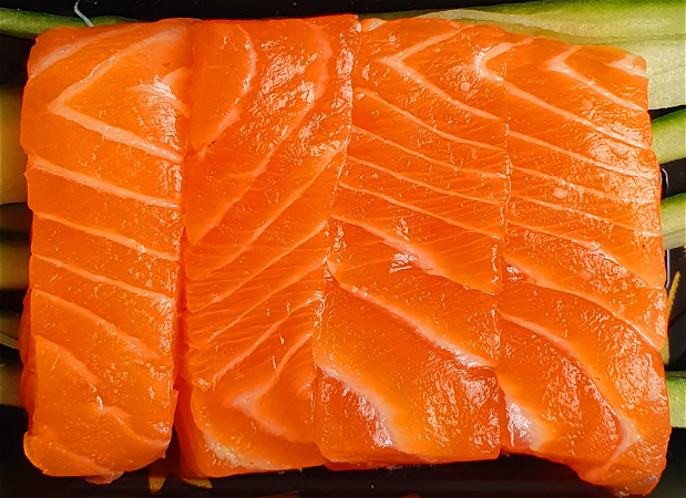 4 stuks zalm sashimi