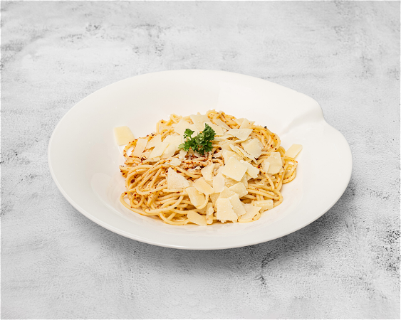 Spaghetti aglio-olio-peperoncino parmezaan 