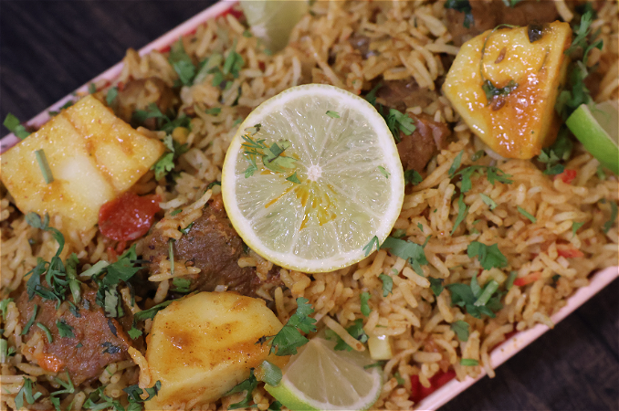Lam en aardappelen biryani