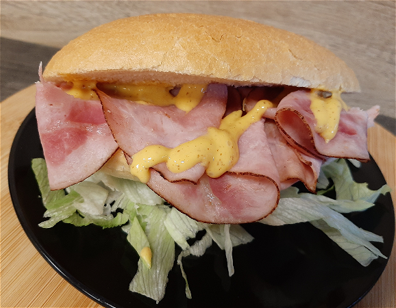 Broodje warme beenham 