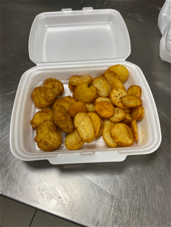 Aardappelen en kipnuggets (6 stuks)