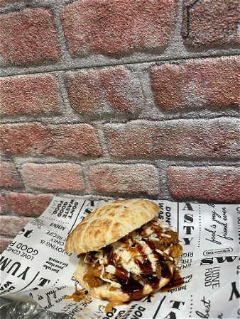 Broodje pulled chicken