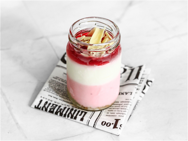 Small jar Strawberry Mascarpone