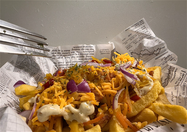 Wereld friet Thaise curry kip