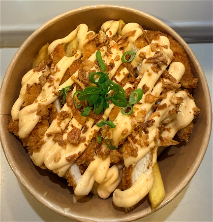 Loaded friet krokant kip